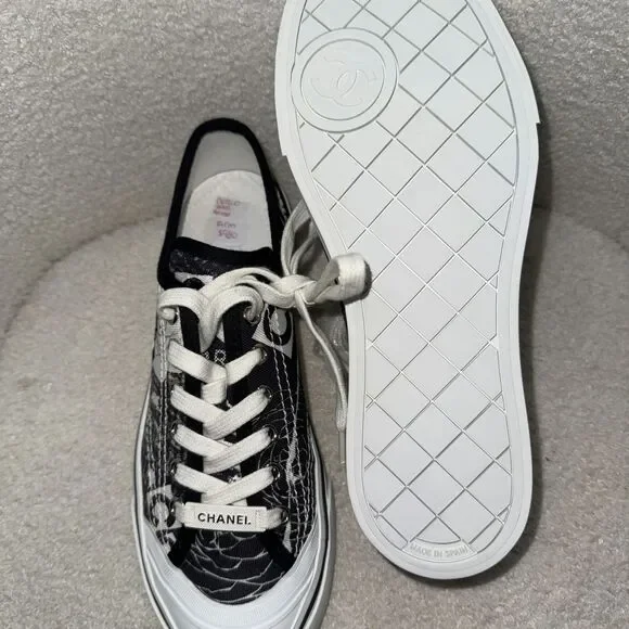 Chanel Sneakers Color White And Black Size 38 - Picture 9 of 9